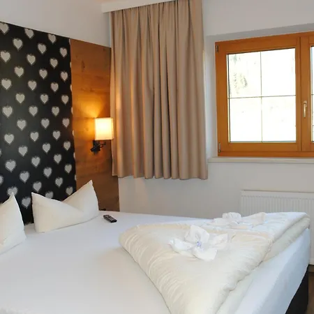 Schrofenblick Aparthotel *