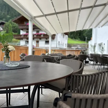 Schrofenblick Alpen Resort 4*