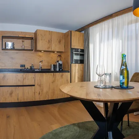 Aparthotel Schrofenblick *