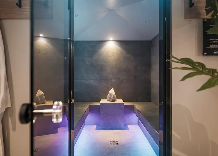 Schrofenblick Aparthotel 4*