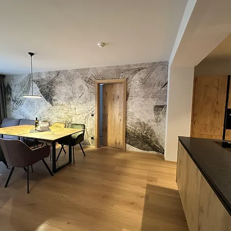 Ξενοδοχείο με διαμερίσματα Schrofenblick