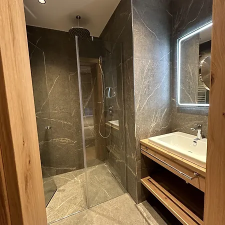 Ξενοδοχείο με διαμερίσματα Schrofenblick